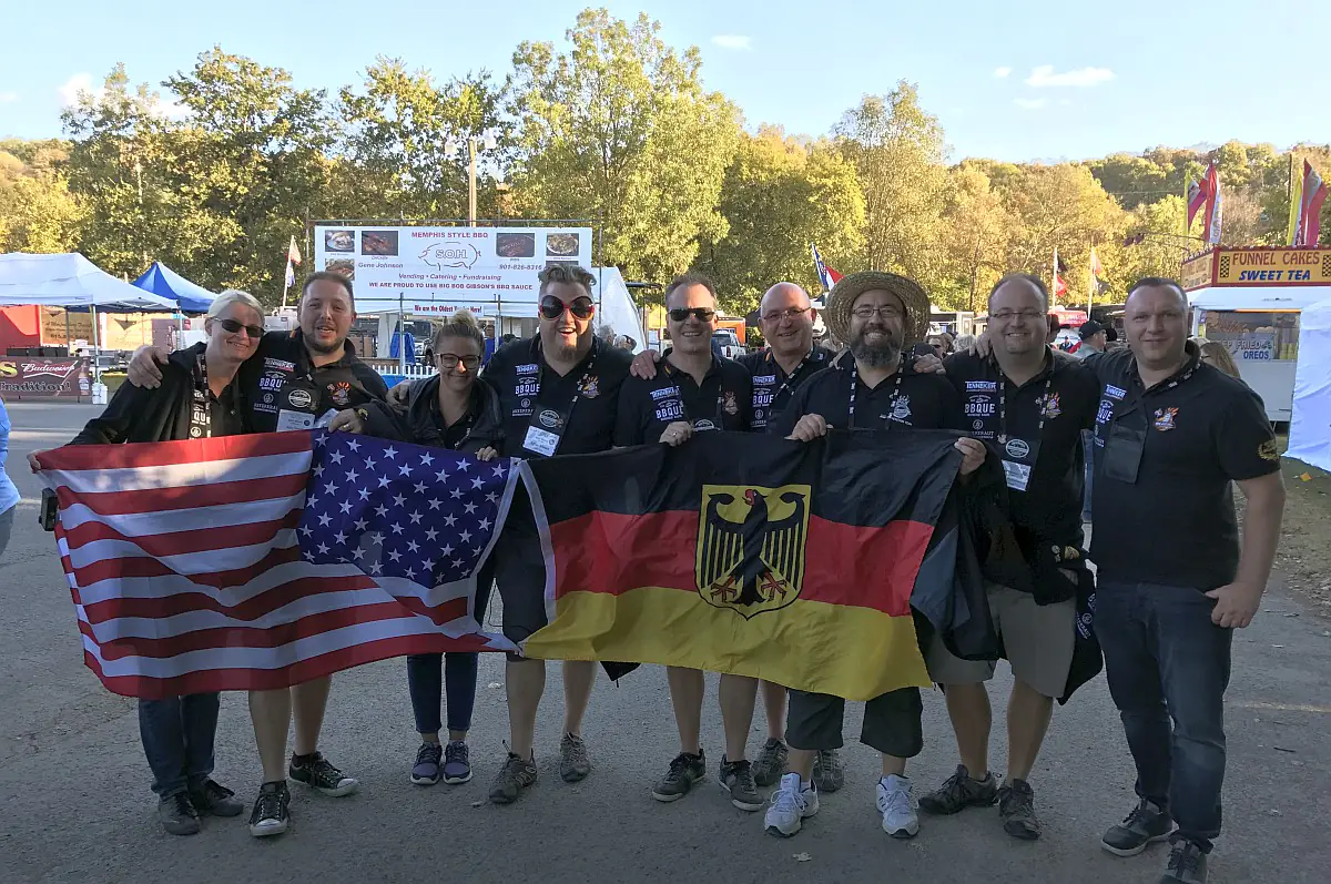 Jack Daniel’s BBQ World Championship 2016 mit den BBQ Wieseln bbq wiesel-Jack Daniels BBQ World Championship 2016 BBQ Wiesel-BBQ Wiesel holen das Triple beim BBQ an der Burg 2018