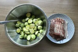 Gegrillter Rosenkohl im Speckmantel Bacon 02