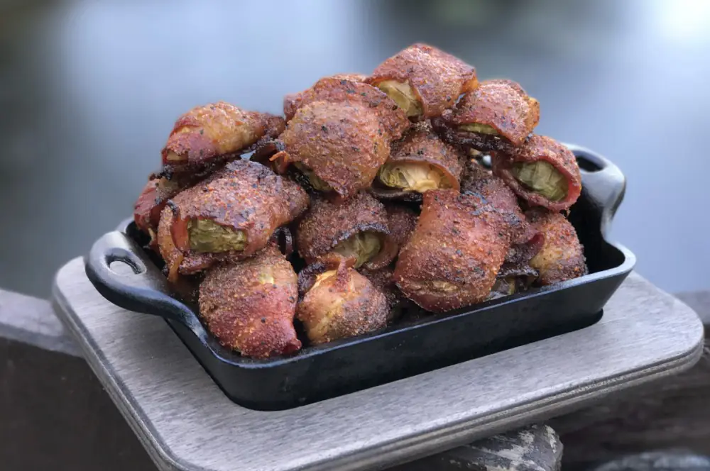 Gegrillter Rosenkohl mit Bacon