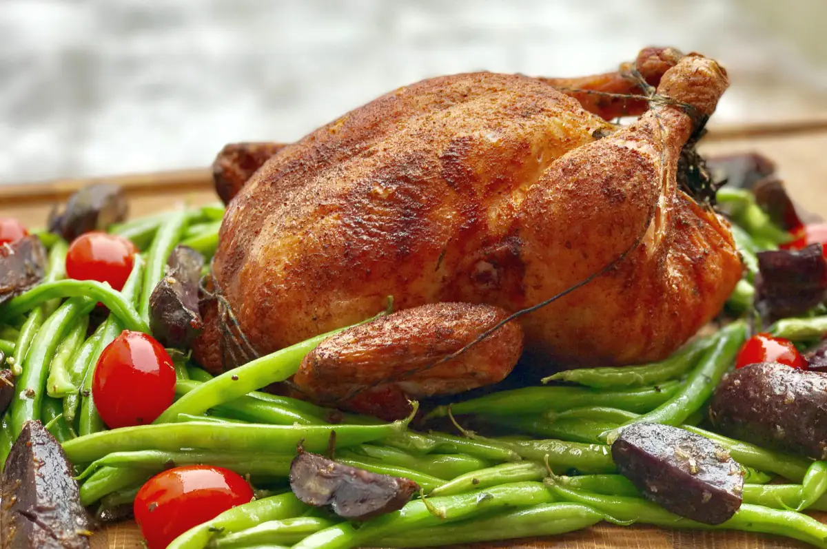 Grillhähnchen mit Kräuterheu-Füllung