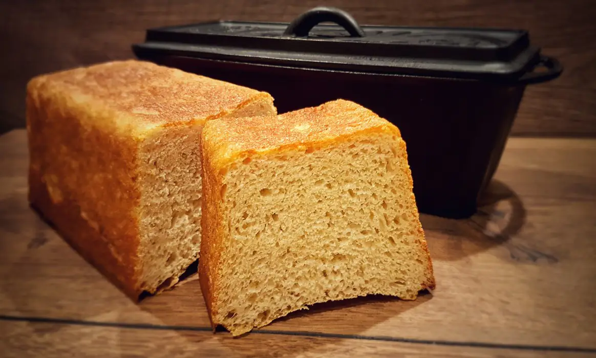 Toast selber machen – Rezept für selbstgebackenes Toastbrot faltenbrot-Toast Rezept Toastbrot selber backen-Faltenbrot mit Kräuterbutter