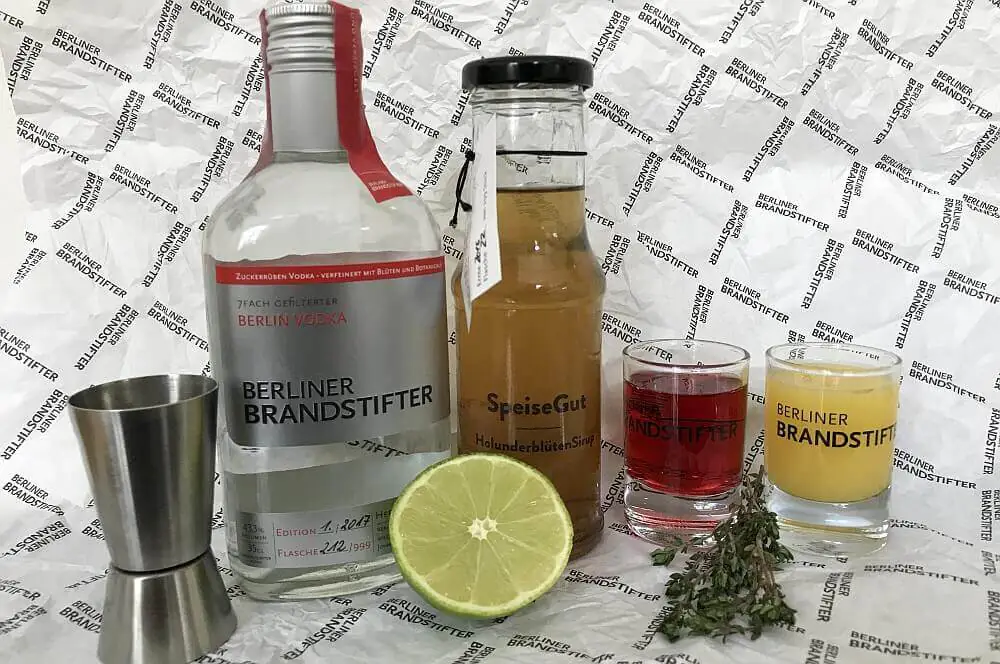 Summerthyme in Berlin - fruchtig-frischer Sommerdrink mit Vodka 2 Berliner Brandstifter Vodka