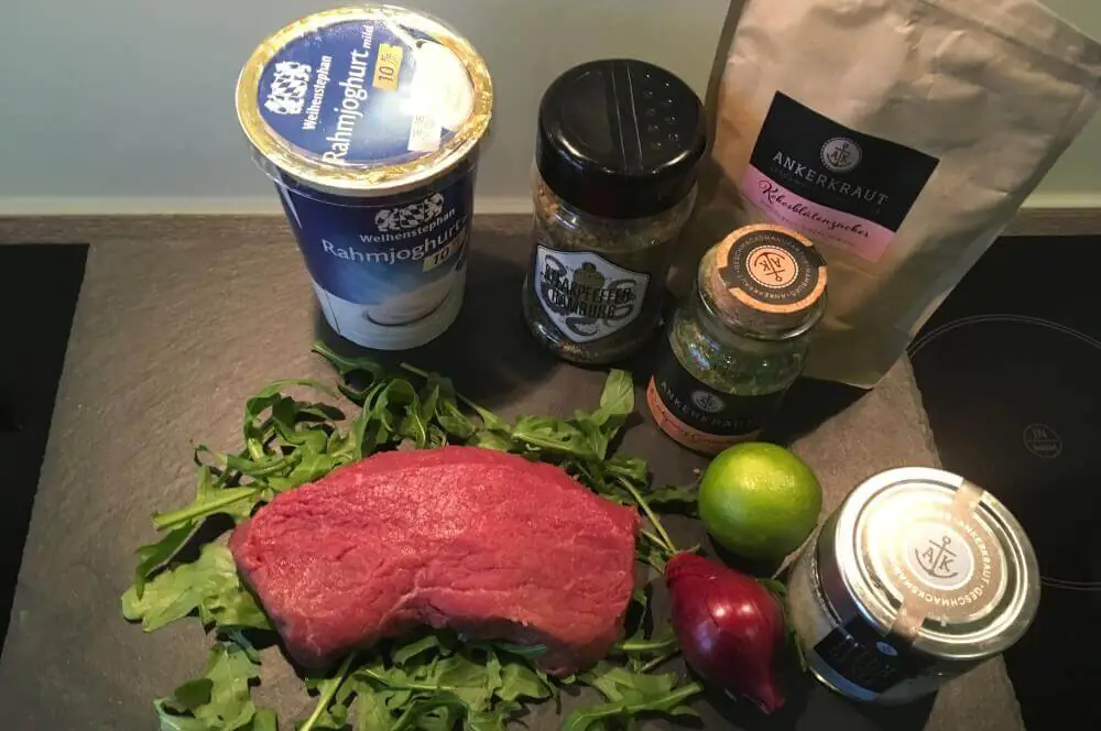 Hüftsteak-Sandwich mit Rucola im Naan-Brot 1 Die Zutaten für das Hüftsteak-Sandwich auf einen Blick