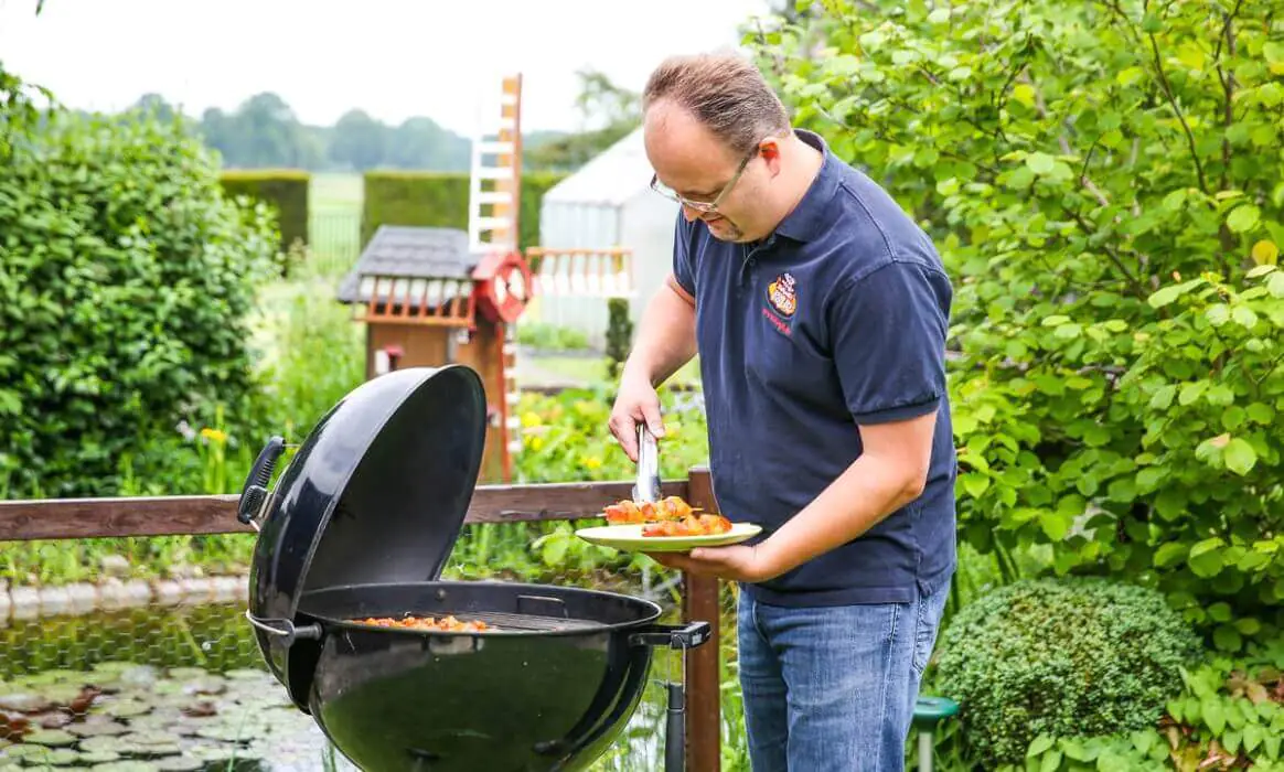 Grill-Irrtümer und Zeckenvorsorge: Was wirklich stimmt