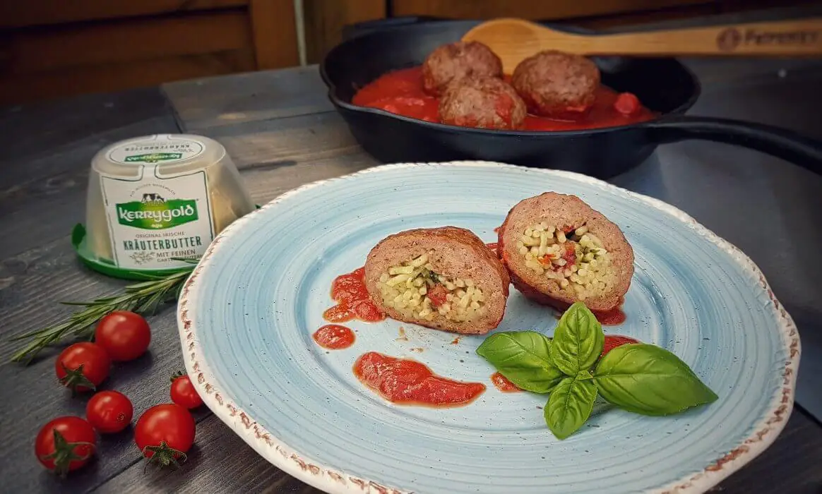Italienische Fleischbällchen mit Spaghetti-Kräuterbutter-Füllung köttbullar-Italienische Fleischbaellchen Spaghetti Kraeuterbutter Kerrygold-Köttbullar &#8211; Rezept für schwedische Hackfleisch-Bällchen
