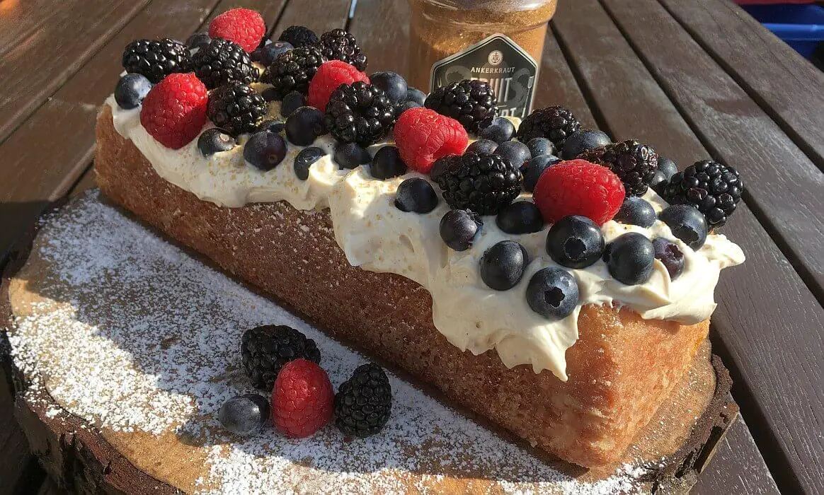 Zitronenkuchen mit Mascarpone-Waldfrucht-Topping | BBQPit.de gyros-schichtbraten-Zitronenkuchen Kastenform-Gyros-Schichtbraten mit Feta und Zwiebeln