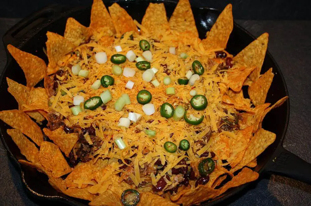 Pulled Pork Nachos mit Cheddar überbacken 6 Pulled Pork Nachos