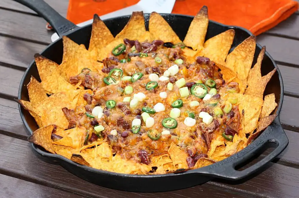 Pulled Pork Nachos mit Cheddar überbacken 7 Überbackene Pulled Pork Nachos