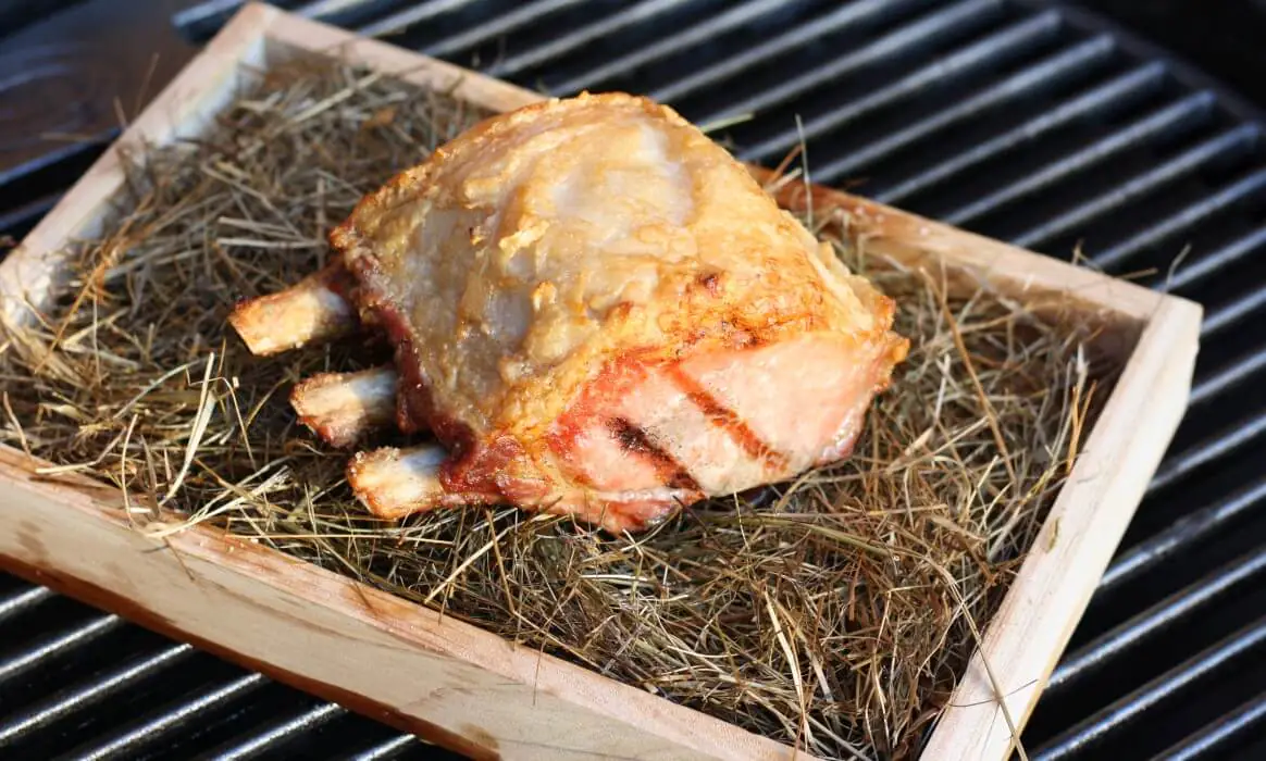 Schweinekarree aus der Heugarschale | BBQPit.de