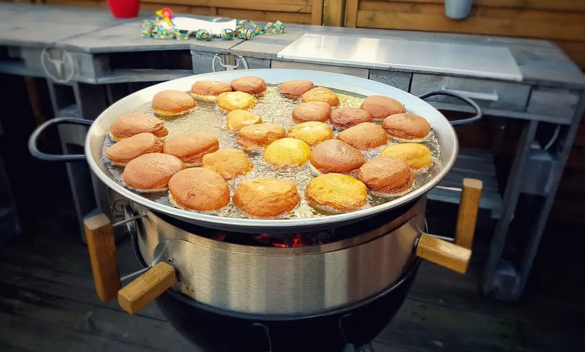 Berliner vom Grill aus der Moesta Pan'BBQ | BBQPit.de