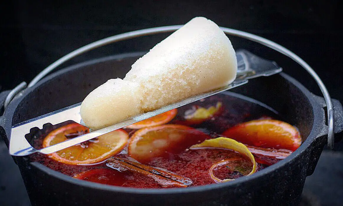 Feuerzangenbowle - Rezept für das Kultgetränk | BBQPit.de