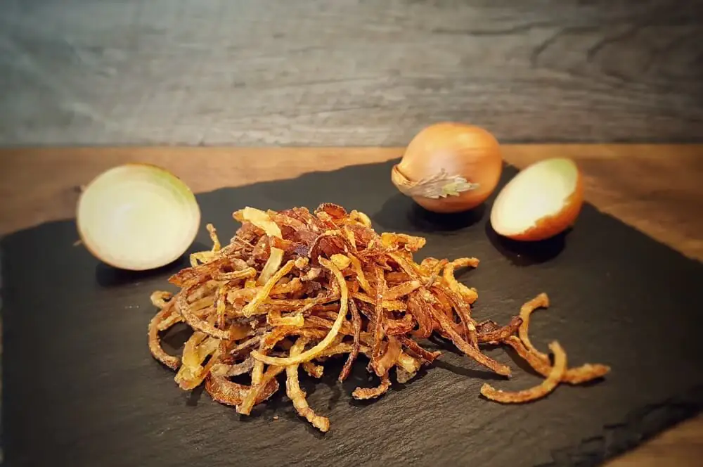Röstzwiebeln selber machen - knusprig & lecker 4 Knusprige Röstzwiebeln selber machen