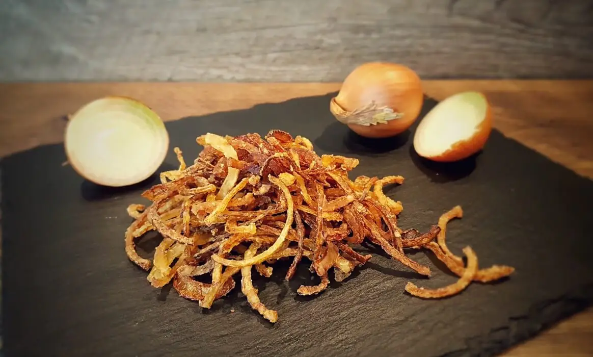 Röstzwiebeln selber machen - knusprig & lecker | BBQPit.de