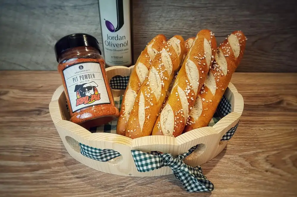 Brezel-Snack - Pretzel Pieces selber machen 1 Alle Zutaten für den Brezel-Snack auf einen Blick