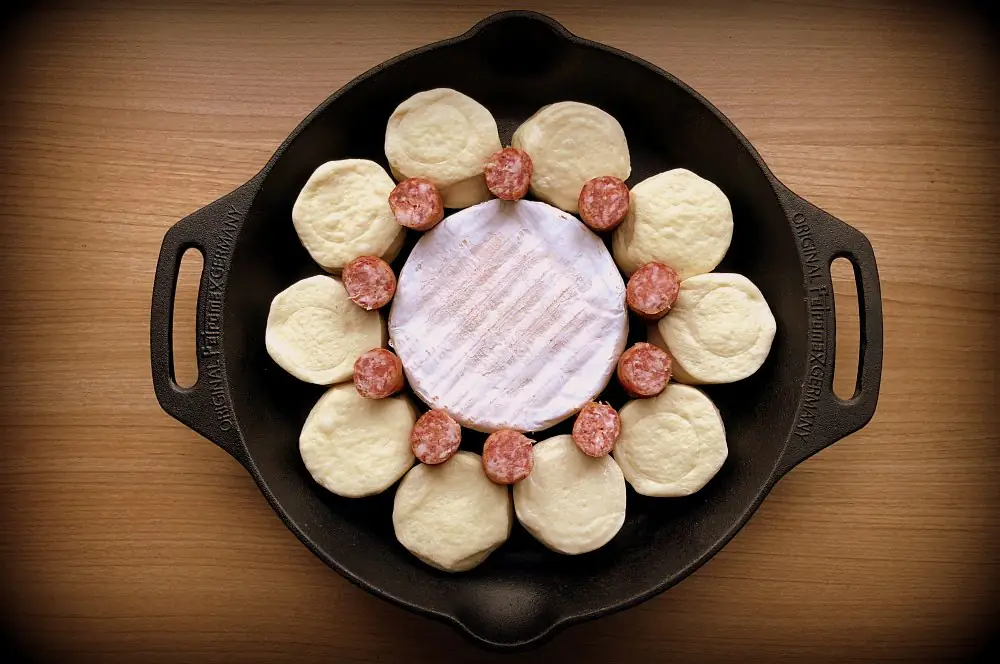 Käsesonne / Brötchensonne mit Camembert und Mettwurst 3 Brötchensonne