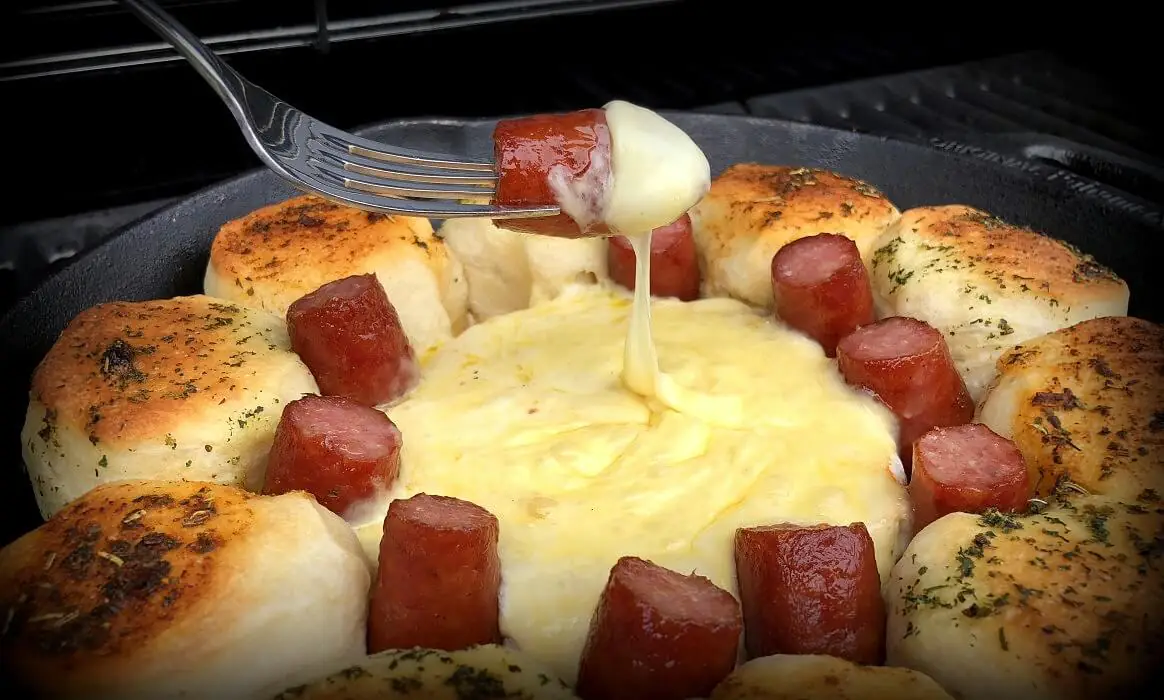 Käsesonne mit Mettwurst vom Grill | BBQPit.de