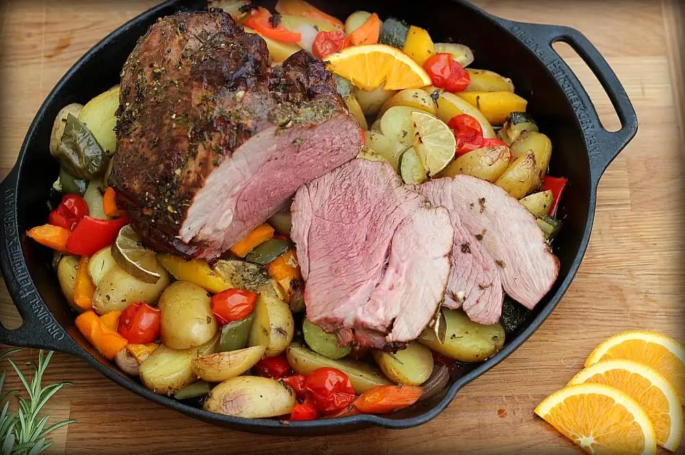 Lammkeule vom Grill mit mediterranen Kräutern 9 Lammkeule vom Grill auf Grillgemüse