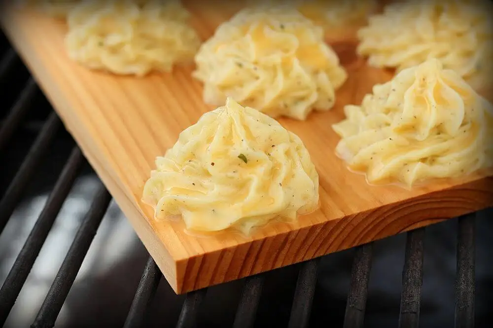 Herzoginkartoffeln - Pommes Duchesse von der Planke 3 Herzoginkartoffeln auf Planke