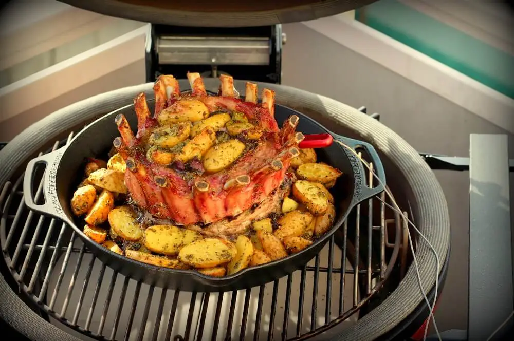 Kronenbraten - Crown Roast vom Iberico-Schweinekarree 4 Saftiger Kronenbraten mit Kartoffeln