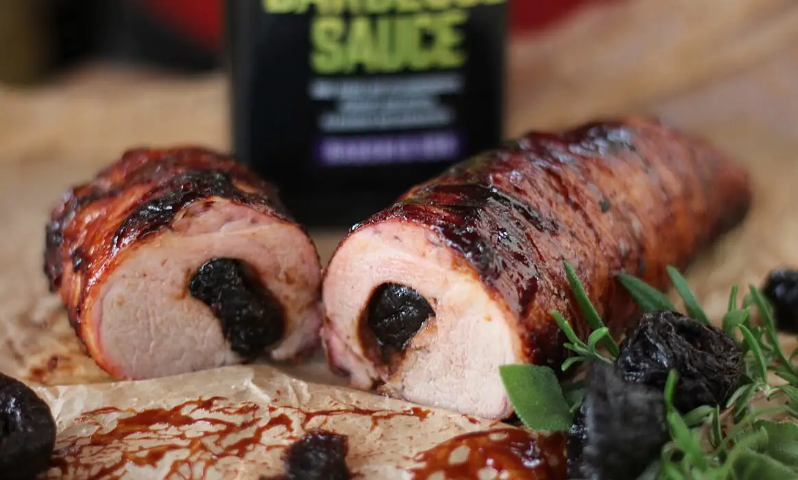 Gefülltes Schweinefilet mit Pflaumen im Speckmantel | BBQPit.de geräuchertes schweinefilet-Gefuelltes Schweinefilet Pflaumen-Geräuchertes Schweinefilet &#8211; Filetschinken kaltgeräuchert