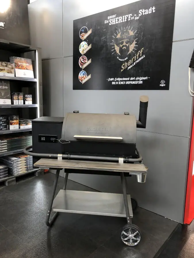 Grill-Neuheiten 2019 – Die heißesten Grilltrends der Spoga 17 Sheriff Pelletgrill von Moesta-BBQ