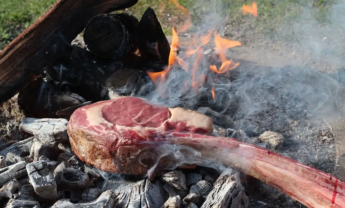 Caveman Steak - Tomahawk direkt auf der Holzkohle grillen  | BBQPit.de key west flank steak-Caveman Steak Holzkohle-Key West Flank Steak