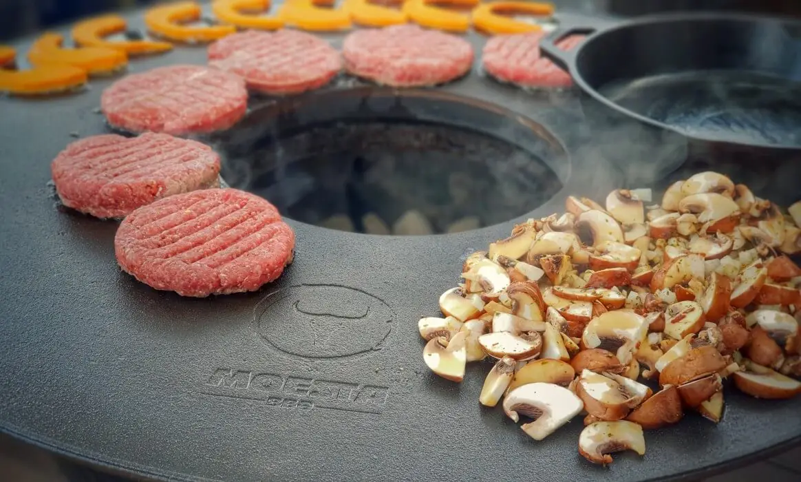 Moesta BBQ-Disk - Gusseiserne Feuerplatte für den Kugelgrill