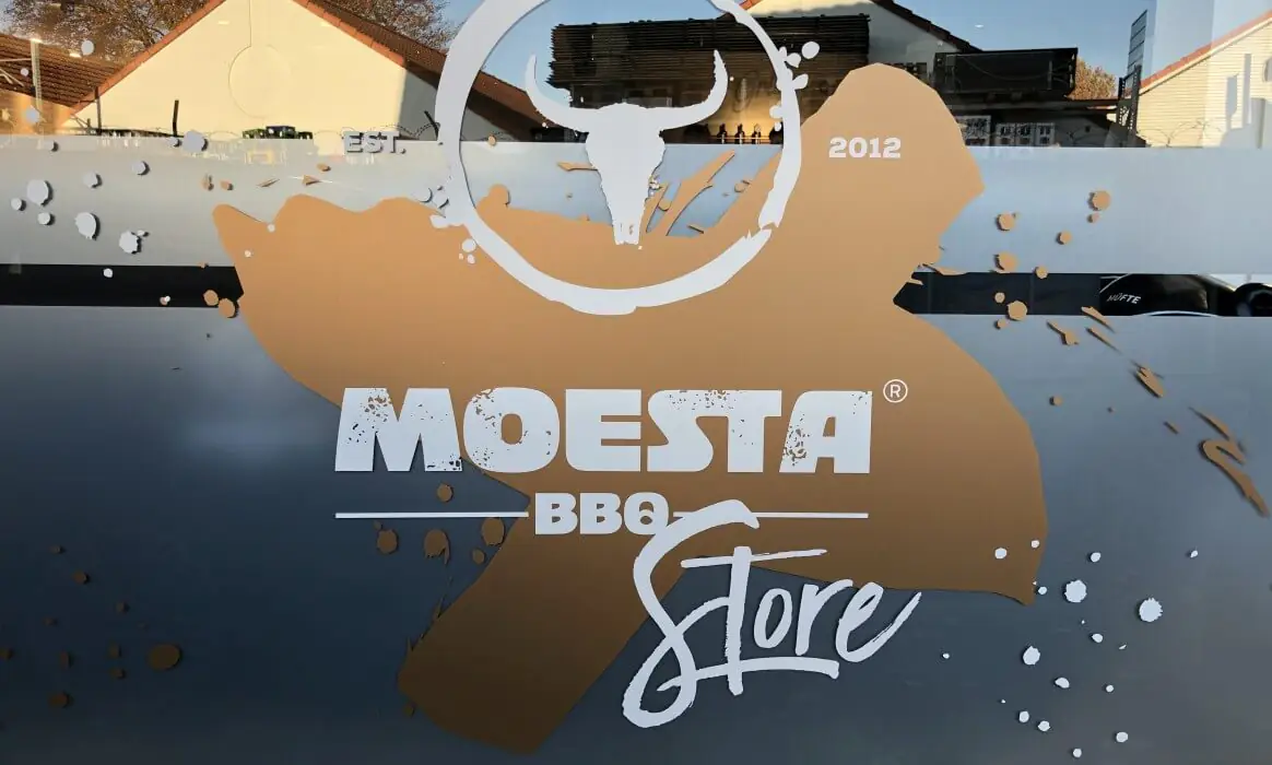 Moesta BBQ Store - seit November 2018 in Löhne | BBQPit.de das heimkontor-Moesta BBQ Store Loehne-Das Heimkontor &#8211; Grillshop, Outdoor, Türen und mehr in Bocholt