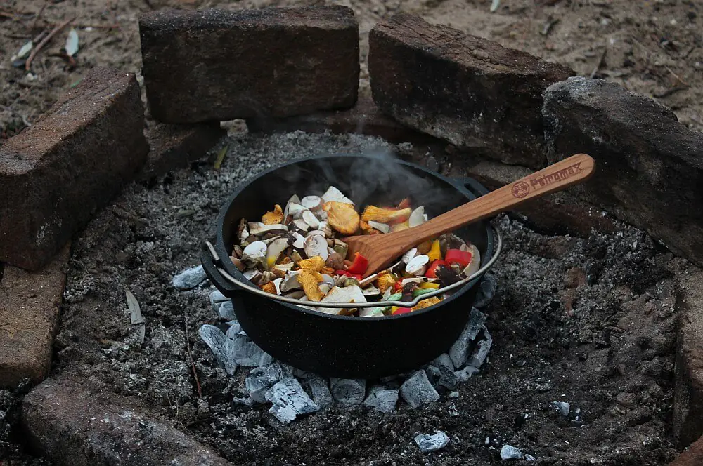 Waldpilz-Chili & RibEye aus dem Feuer 4 Waldpilz-Chili in der Glut