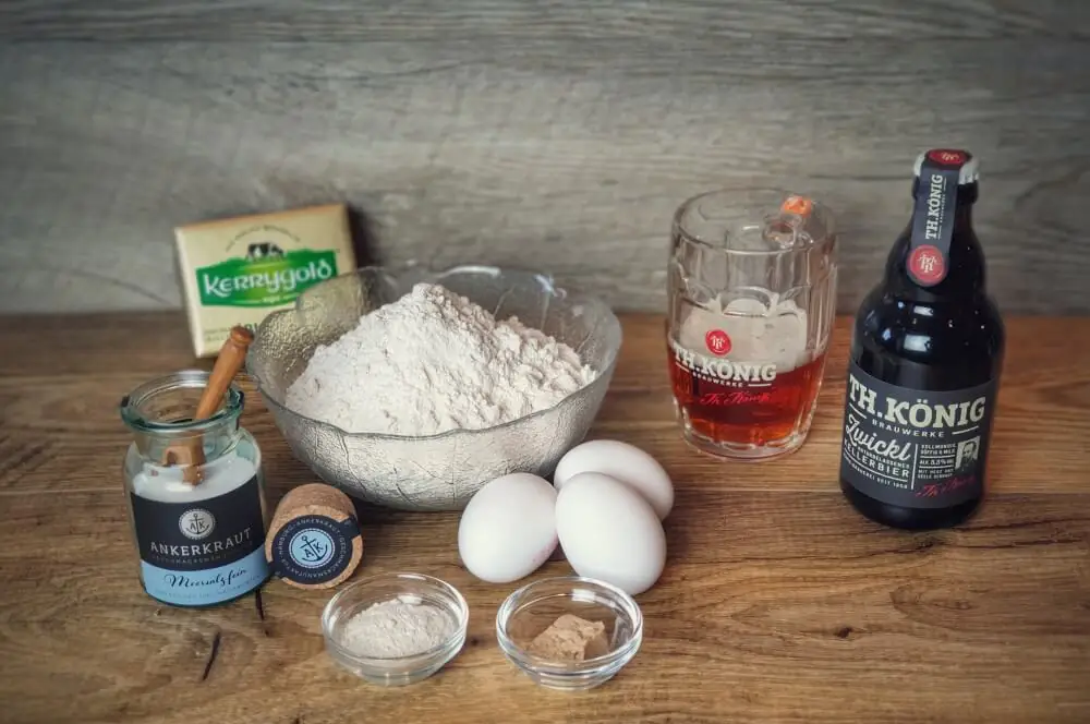 Bierstangen - Rezept für Kellerbier-Knabberstangen 1 Alle Zutaten für Bierstangen auf einen Blick