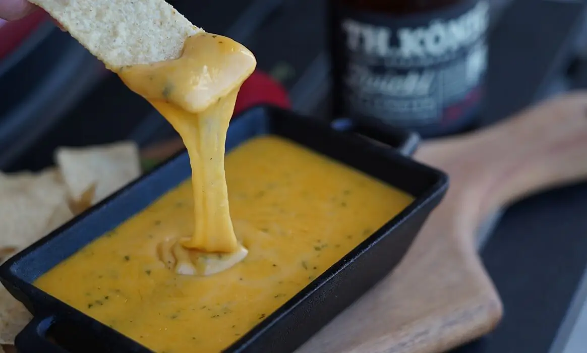 Bier-Käse-Dip - Smoked Beer Cheese Dip | BBQPit.de