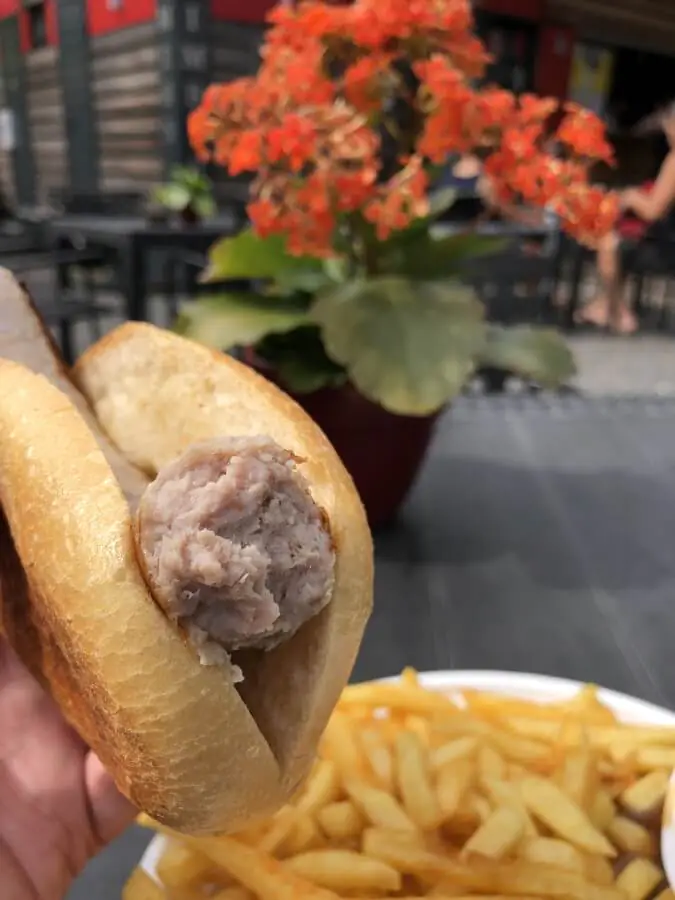 Die grobe Bratwursrt am Moselimbiss Pommern