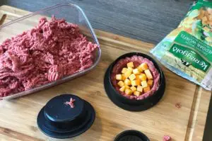 Juicy Lucy Burger Kaesefuellung 05