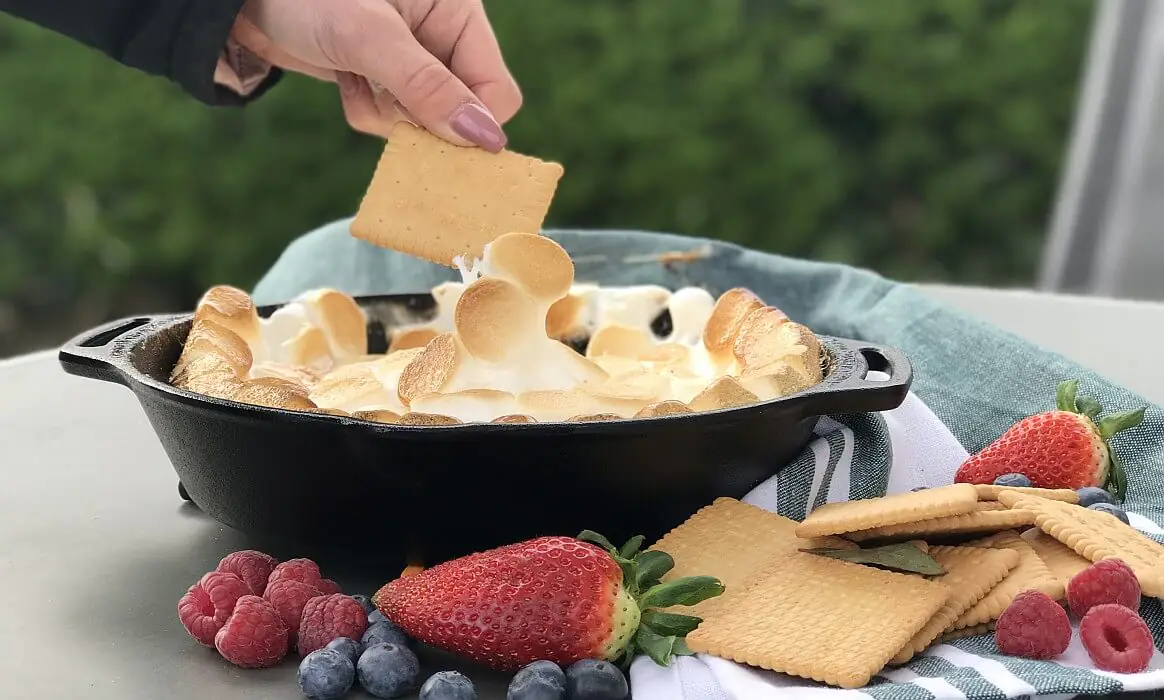 S'Mores Dip - Die unverschämt süße Leckerei aus den USA | BBQPit.de kamado joe junior joe-Smores Dip-Kamado Joe Junior Joe Keramikgrill &#8211; der kleine &#8222;Riese&#8220;