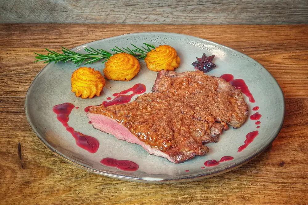Iberico Secreto mit Lebkuchenkruste