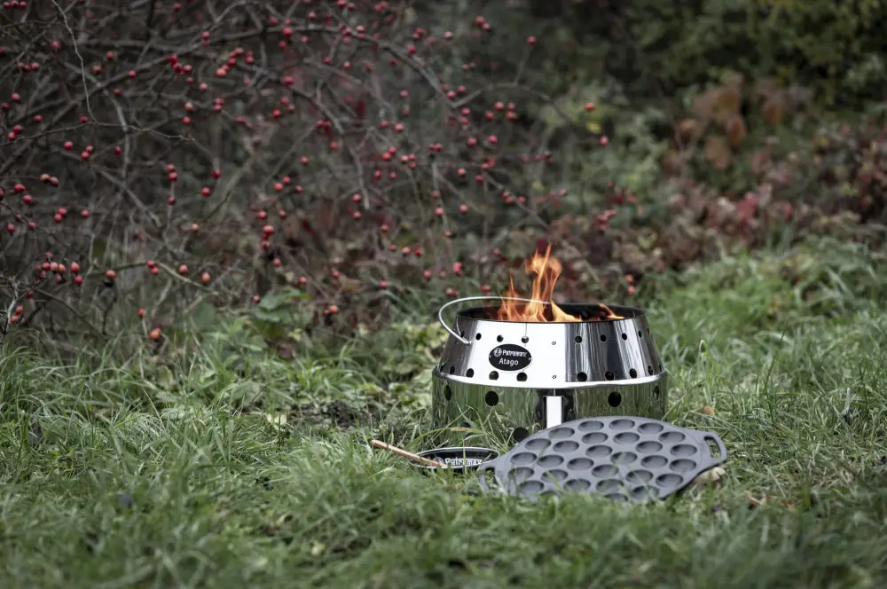 Petromax Poffertjespfanne poff30 aus Gusseisen 2 Die Poffertjespfanne ist in- und outdoortauglich
