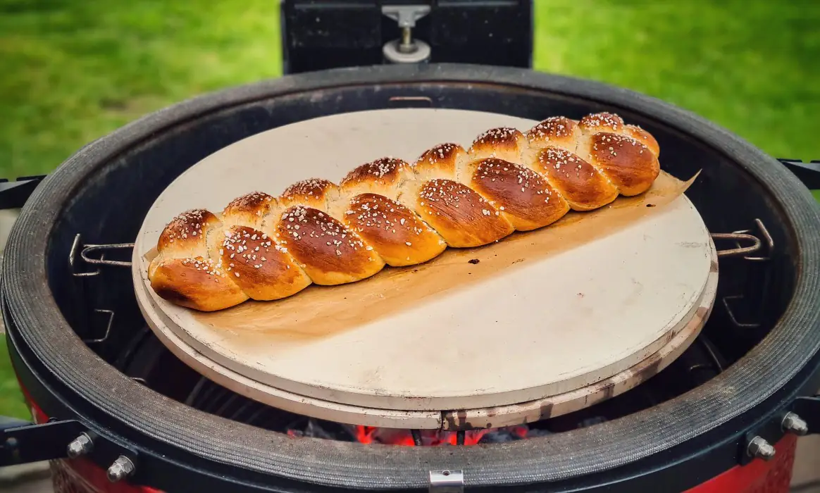 Hefezopf - Dieses Rezept schmeckt nicht nur zu Ostern | BBQPit.de baguette-Hefezopf Ostern-Baguette backen &#8211; Französisches Baguette selber machen