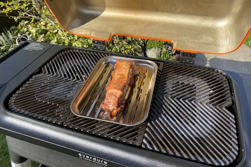Schweinebauch mit Käsekrainer gefüllt 5 Die Grilldauer beträgt gut 1 Stunde