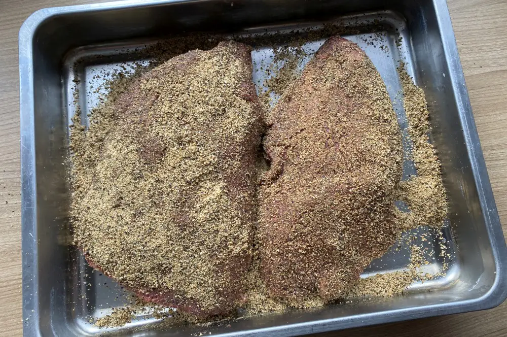 Tafelspitz-Pastrami 2 Unser Pastrami-Tafelspitz wird mit dem Pökelrub versehen
