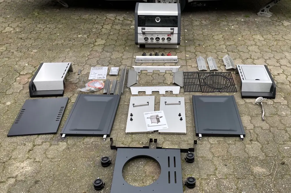 Enders Monroe Pro 3 SIK Turbo Gasgrill im Test 3 Alle Einzelteile des Enders Monroe Pro 3 SIK Turbo auf einen Blick
