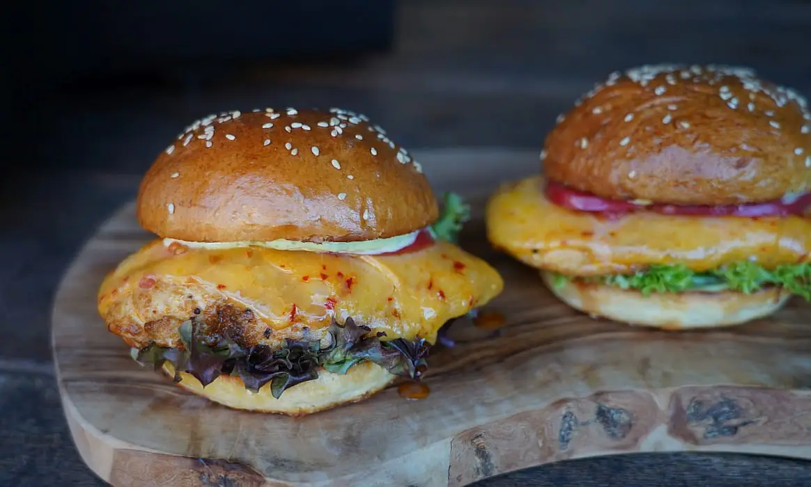 Chili Cheese Chickenburger & Kerrygold Cheddar Burger Challenge