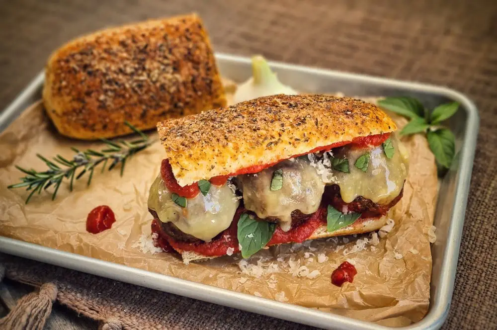 Italian Meatball Sandwich 4 Das Italian Meatball Sandwich ist fertig