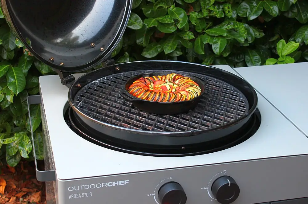 Das Ratatouille wird bei 200°C für 40-50 Minuten indirekt gegart