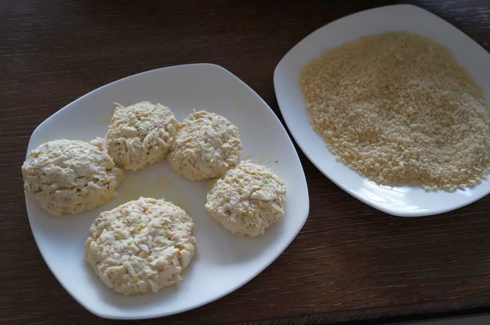 Crab Cakes - die etwas anderen Fischfrikadellen 2 Die Crab Cakes sind bereit für das Panko