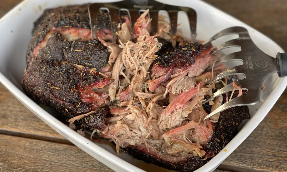 Griechisches Pulled Pork griechischer hackbraten-Griechisches Pulled Pork Smoking Zeus-Griechischer Hackbraten mit Feta und Paprika