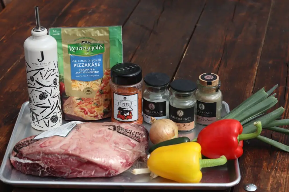 Gefüllter Tafelspitz mit Paprika, Frühlingszwiebeln und Käse 1 Alle Zutaten für gefüllten Tafelspitz auf einen Blick
