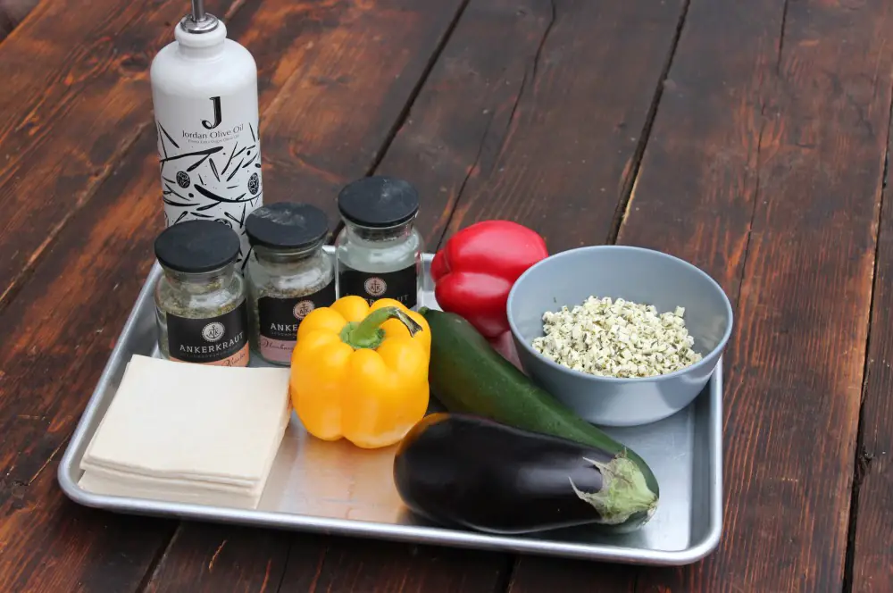 Vegetarische Blätterteigtaschen mit Gemüse & Feta 1 Alle Zutaten für vegetarische Blätterteigtaschen auf einen Blick