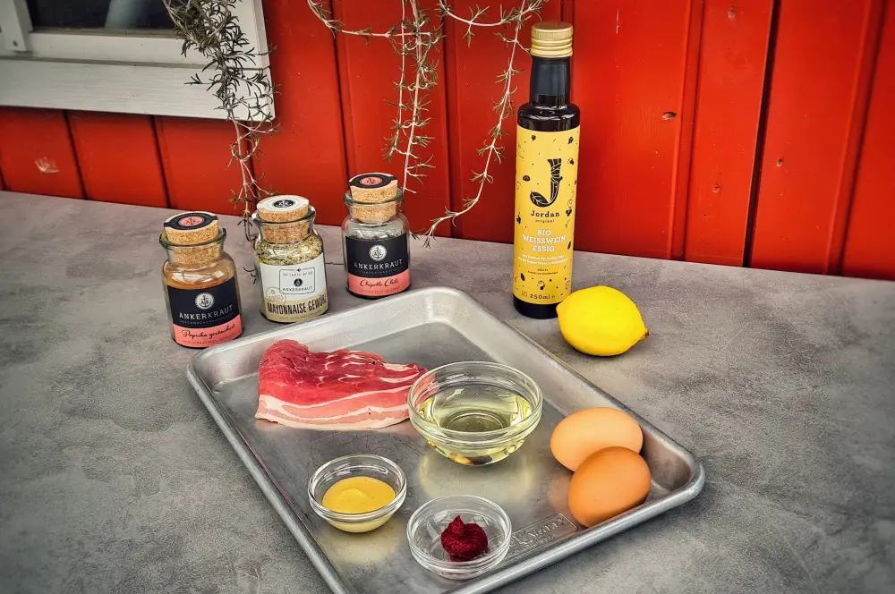 Alle Zutaten für die Baconnaise auf einen Blick