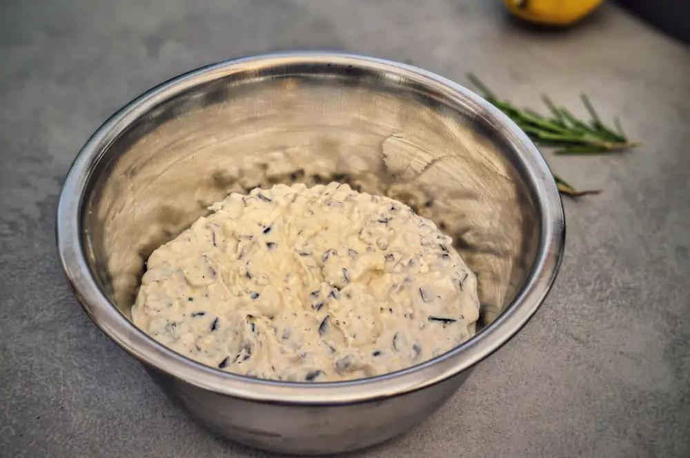 Überbackene Kartoffeln mit Oliven-Rosmarin-Creme 3 Die fertige Oliven-Rosmarin-Creme