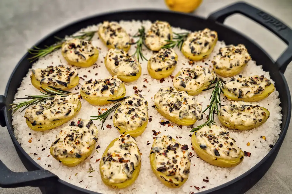 Überbackene Kartoffeln mit Oliven-Rosmarin-Creme 6 Überbackene Kartoffeln mit Oliven-Rosmarin-Creme